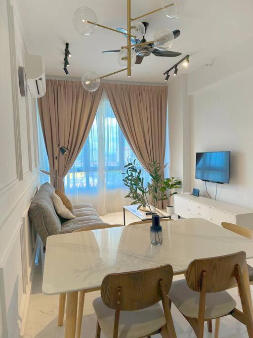 Netflix Two Bedroom Troika Kota Bharu Homestay 118 Exterior photo